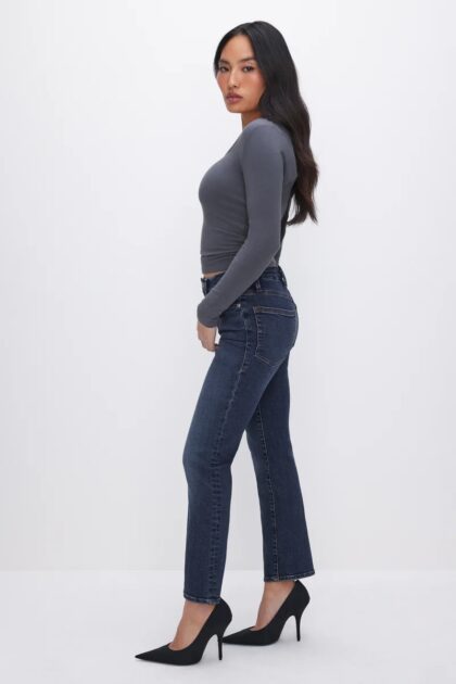 GOOD AMERICAN GOOD PETITE STRAIGHT JEANS