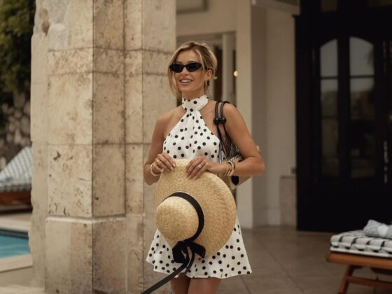 Revolve Clothing Review 2025: Is It Worth the Hype?