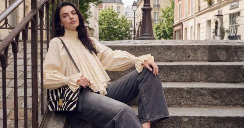 Bootcut Jeans is back